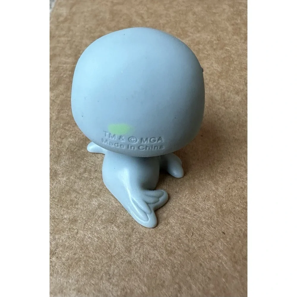 Littlest Pet Shop Gray Seal With Blue Eyes TM & MGA